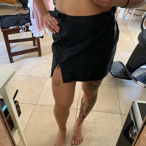 Nwt free people faux leather skirt - Picture 7 of 8